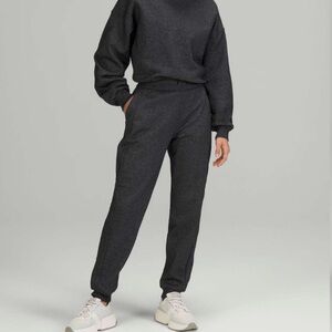 Lululemon Scuba High-Rise Jogger *Sparkle
Black